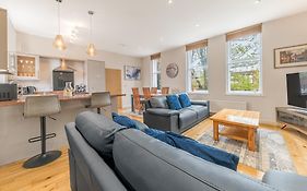 Abbey Apartments - Modern Serviced Apartments - Tourists & Professionals